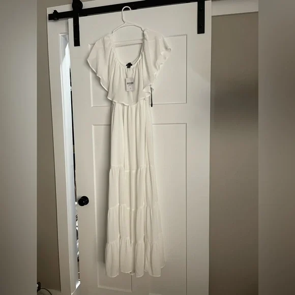 Forever 21 Dresses Forever Off Shoulder White Maxi Dress Nwt